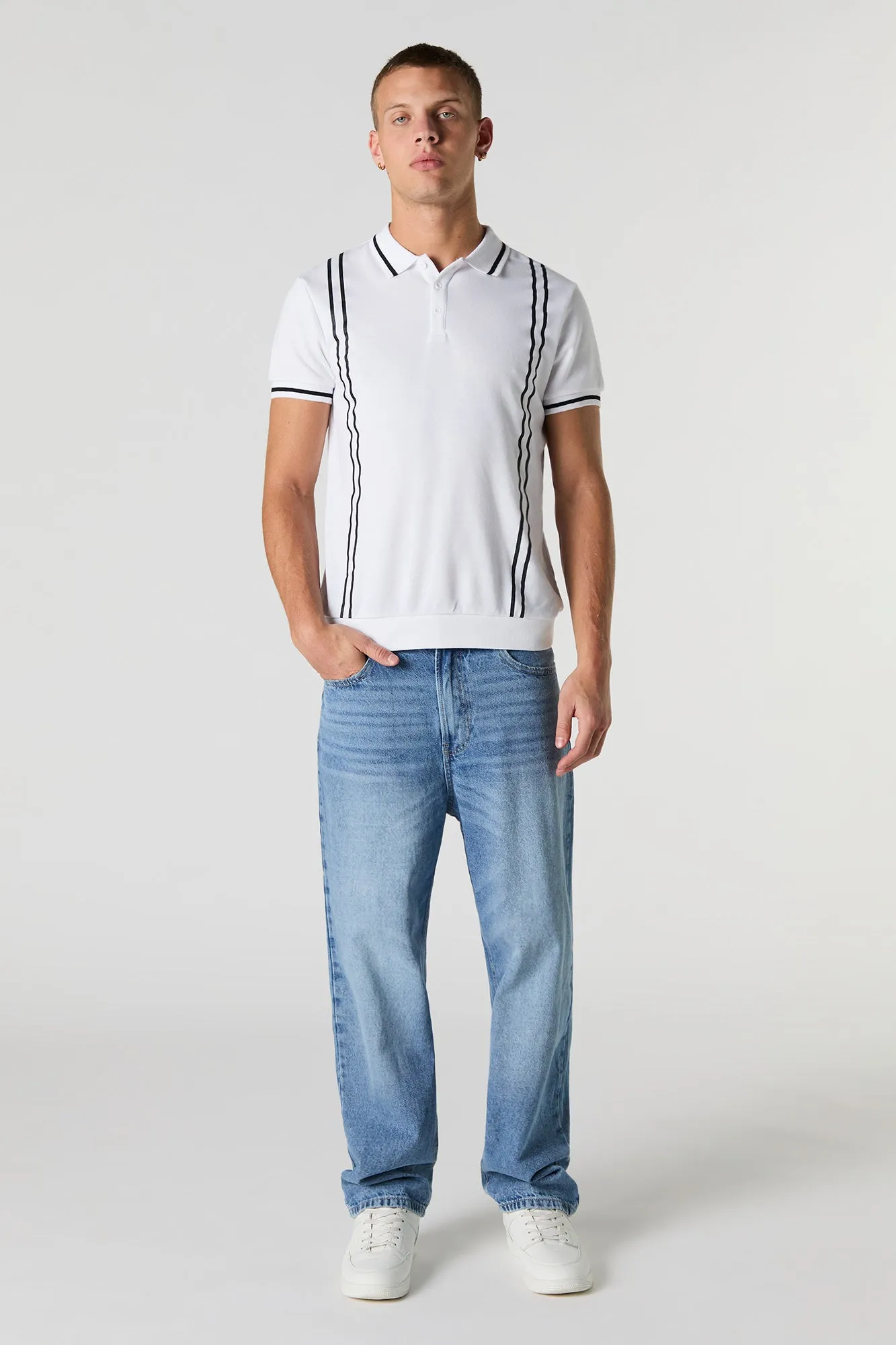 Polo avec rayures contrastantes