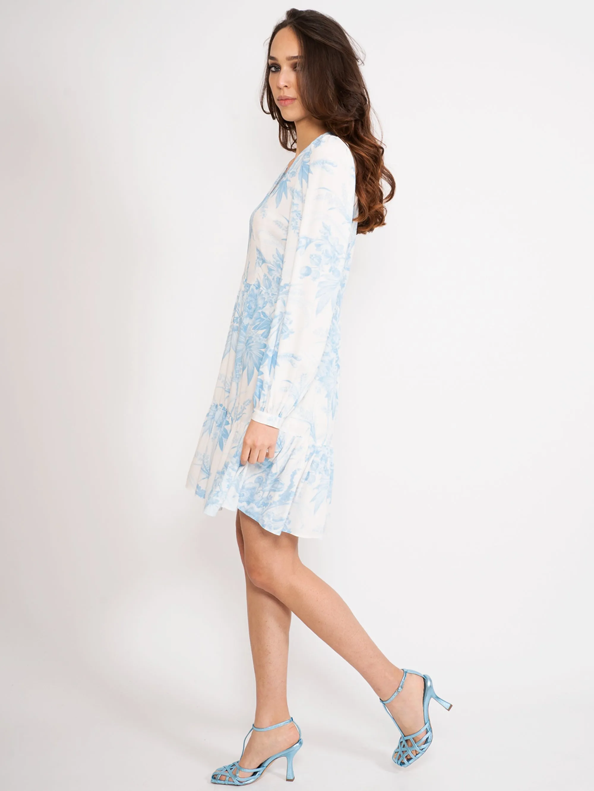 Short Dress with White / Blue Floral Print